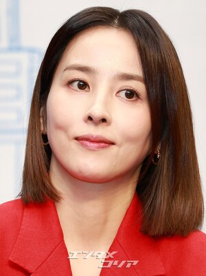 【フォト】『次の人生はないから』のキャストたち、そろって「ファイト！」