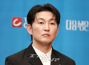 【フォト】『次の人生はないから』のキャストたち、そろって「ファイト！」