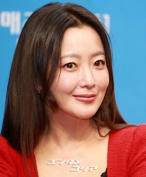 【フォト】『次の人生はないから』のキャストたち、そろって「ファイト！」