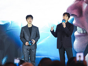 【フォト】チ・チャンウクVSド・ギョンス、『捏造された都市』で死のレース繰り広げる