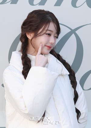 【フォト】IVEウォニョン「冬の少女」に変身