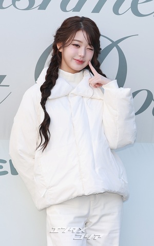 【フォト】IVEウォニョン「冬の少女」に変身