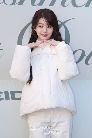 【フォト】IVEウォニョン「冬の少女」に変身