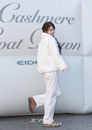 【フォト】IVEウォニョン「冬の少女」に変身