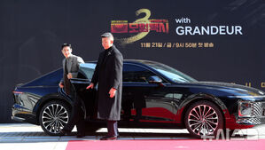 【フォト】イ・ジェフン＆ピョ・イェジン＆キム・ウィソン「『模範タクシー』また運行します」