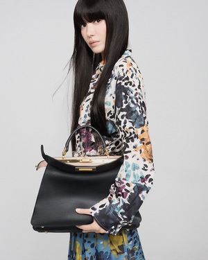 【フォト】ソン・ヘギョ、愛らしいショートボブ＆シックなロングヘア…カラフルな「FENDI」グラビア