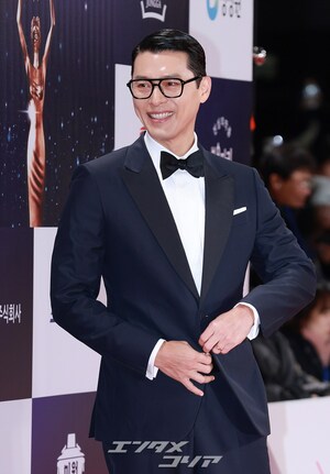 【フォト】ヒョンビン　ポマードヘア＋セクシー・タキシード姿＝青龍映画賞授賞式