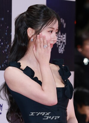 【フォト】キム・ソヒョン　愛らしいブラックスワン「プレゼンターを務めます」