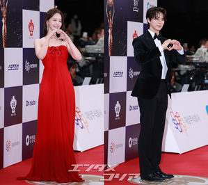 【フォト】イ・チェミン＆少女時代ユナ　青龍映画賞で再会した『暴君のシェフ』カップル