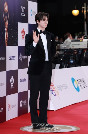 【フォト】イ・チェミン＆少女時代ユナ　青龍映画賞で再会した『暴君のシェフ』カップル