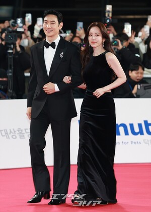 【フォト】イ・ジェフン＆ハン・ジミン「青龍映画賞を輝かせる2人のMC」