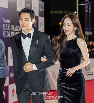【フォト】イ・ジェフン＆ハン・ジミン「青龍映画賞を輝かせる2人のMC」