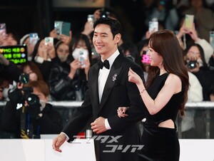 【フォト】イ・ジェフン＆ハン・ジミン「青龍映画賞を輝かせる2人のMC」