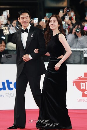 【フォト】イ・ジェフン＆ハン・ジミン「青龍映画賞を輝かせる2人のMC」