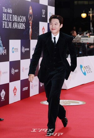 【フォト】キム・ソンチョル、カリスマあふれる眼差し＝青龍映画賞