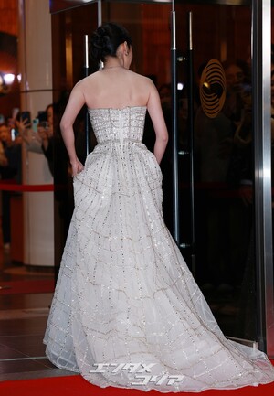 【フォト】ノ・ユンソ、清楚なビジュアル＆きらめくドレス＝青龍映画賞