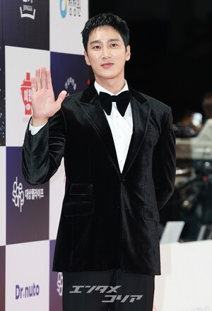 【フォト】ヒョンビン＆アン・ヒョソプ＆パク・ジニョン＆イ・チェミン＆アン・ボヒョン、まさに目の保養＝青龍映画賞