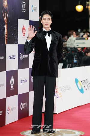 【フォト】ヒョンビン＆アン・ヒョソプ＆パク・ジニョン＆イ・チェミン＆アン・ボヒョン、まさに目の保養＝青龍映画賞