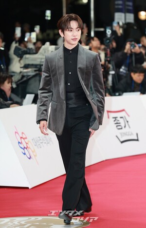 【フォト】ヒョンビン＆アン・ヒョソプ＆パク・ジニョン＆イ・チェミン＆アン・ボヒョン、まさに目の保養＝青龍映画賞