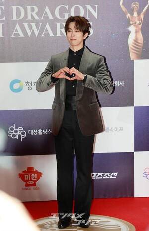 【フォト】ヒョンビン＆アン・ヒョソプ＆パク・ジニョン＆イ・チェミン＆アン・ボヒョン、まさに目の保養＝青龍映画賞