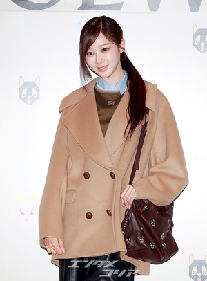 【フォト】aespaジゼル、ハーフコート＆レザーパンツで洗練された雰囲気ぷんぷん