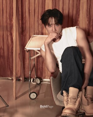 【フォト】手づかみでケーキを食べるイ・ジュニョン、退廃的な雰囲気