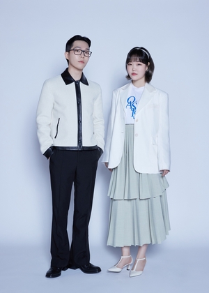 AKMU、YGヤン・ヒョンソク総括プロデューサーの助言受け独立を選択　「新たな道に挑戦」