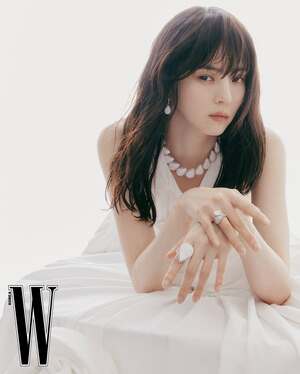 【フォト】ハン・ソヒ、退廃的な魅力を脱して清純さあふれる美しさ…落ち着いていながら強烈な存在感