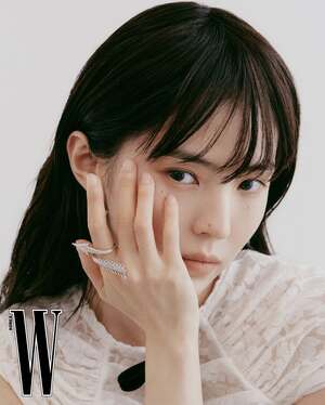 【フォト】ハン・ソヒ、退廃的な魅力を脱して清純さあふれる美しさ…落ち着いていながら強烈な存在感