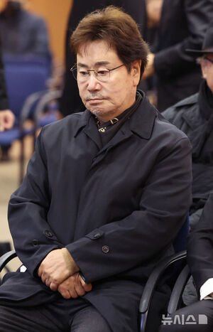 【フォト】ベテラン俳優イ・スンジェさんの告別式　参列したスターたち