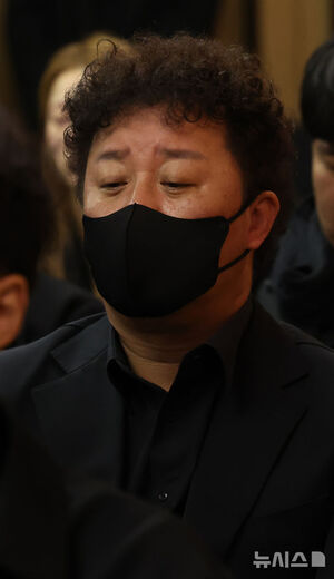 【フォト】ベテラン俳優イ・スンジェさんの告別式　参列したスターたち