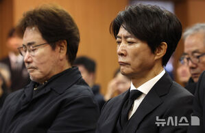 【フォト】ベテラン俳優イ・スンジェさんの告別式　参列したスターたち