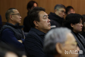 【フォト】ベテラン俳優イ・スンジェさんの告別式　参列したスターたち