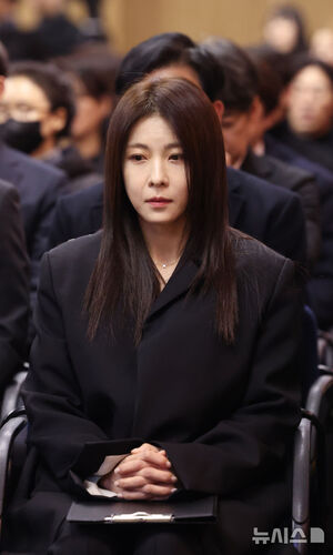 【フォト】ベテラン俳優イ・スンジェさんの告別式　参列したスターたち