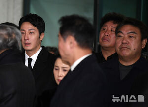 【フォト】故イ・スンジェさん告別式「空に昇った輝く大きな星」