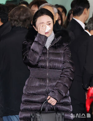 【フォト】故イ・スンジェさん告別式「空に昇った輝く大きな星」