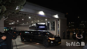 【フォト】故イ・スンジェさん告別式「空に昇った輝く大きな星」