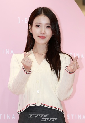 【フォト】存在そのものが愛おしいIU…「J.ESTINA」イベント登場