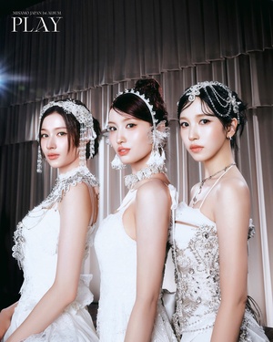 MISAMO、目を離せない優雅さ…日本1stアルバムのコンセプトフォト公開