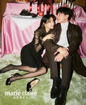 仲良し夫婦キム・ムヨル＆ユン・スンア、年末の雰囲気を漂わせながら甘いムード＝「marie claire」