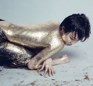 「イ・ギョンシルの娘」ソン・スア 「金粉」まみれセミヌード・グラビア公開…優雅に奥ゆかしく