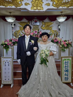 ホン・ユンファ＆キム・ミンギ　7回目の結婚記念日…1980年代風ウエディング写真公開