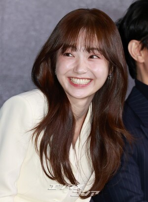 【フォト】和気あいあいとした雰囲気でインタビューに臨む『CASHERO』のキャストたち