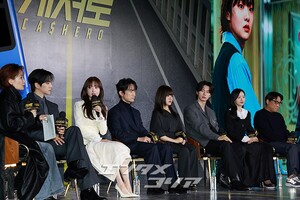 【フォト】和気あいあいとした雰囲気でインタビューに臨む『CASHERO』のキャストたち