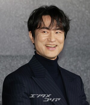 【フォト】和気あいあいとした雰囲気でインタビューに臨む『CASHERO』のキャストたち