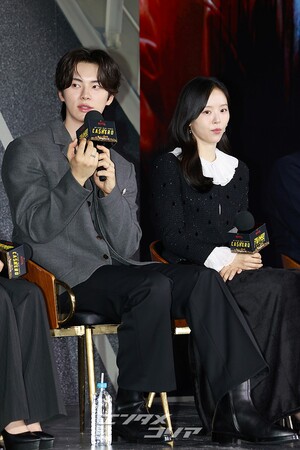 【フォト】和気あいあいとした雰囲気でインタビューに臨む『CASHERO』のキャストたち