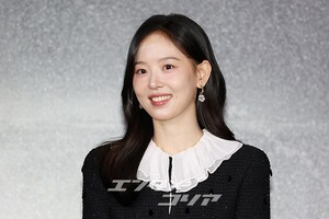 【フォト】和気あいあいとした雰囲気でインタビューに臨む『CASHERO』のキャストたち