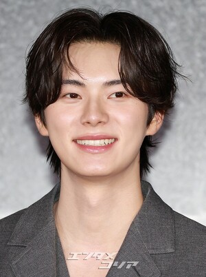 【フォト】和気あいあいとした雰囲気でインタビューに臨む『CASHERO』のキャストたち