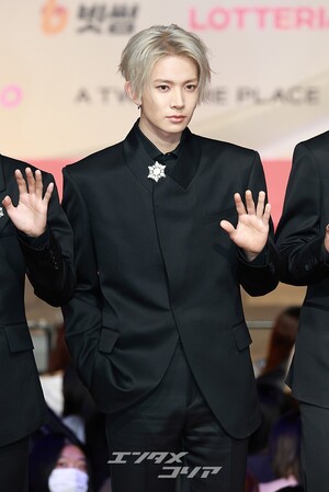 【フォト】ENHYPEN、黒の装いに視線集中＝2025 SBS歌謡大典