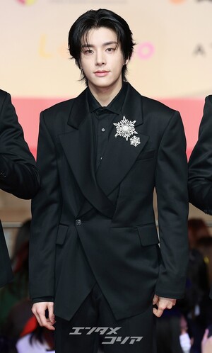 【フォト】ENHYPEN、黒の装いに視線集中＝2025 SBS歌謡大典